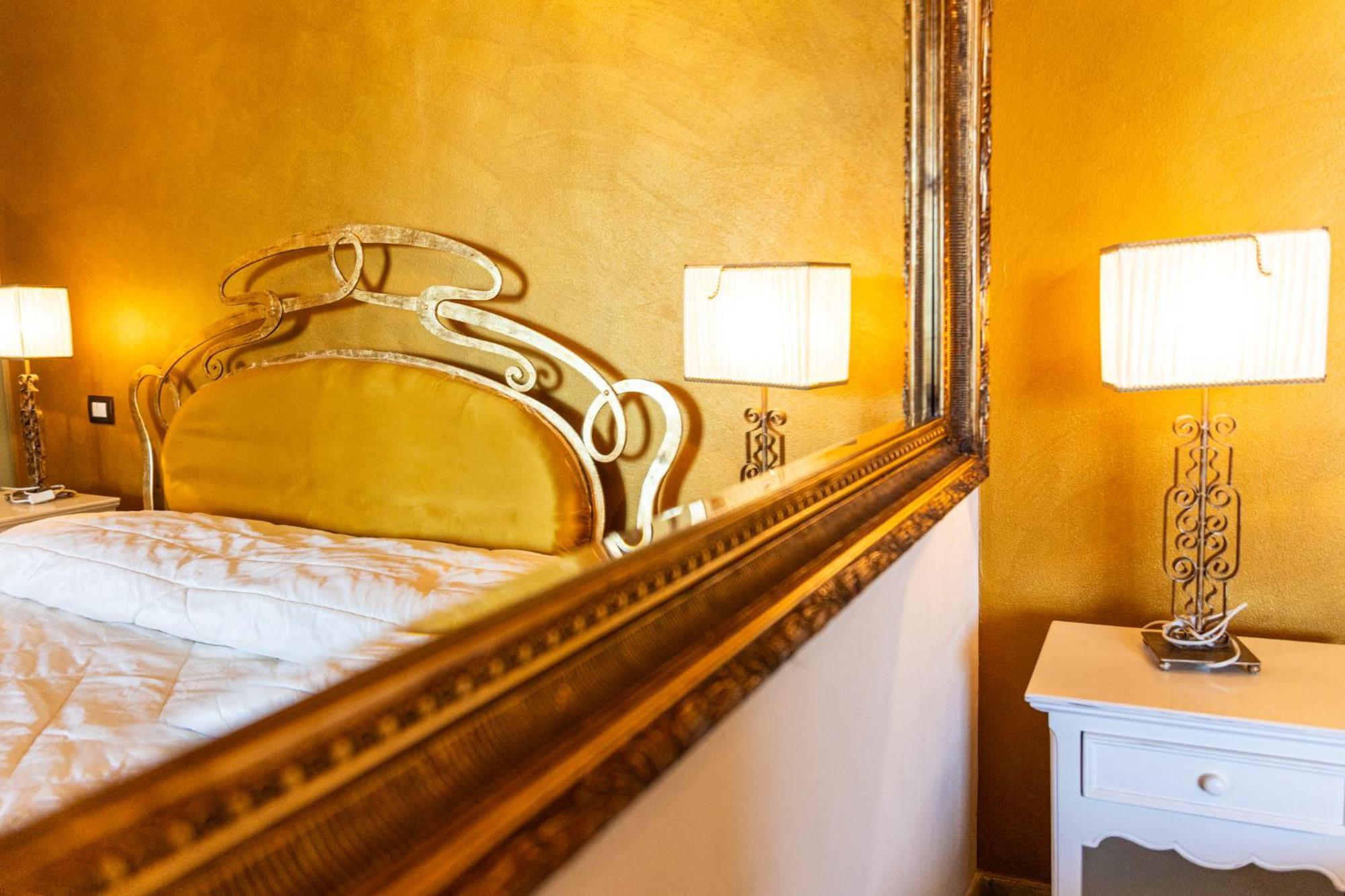 Palazzo Aurora Bed & Breakfast Alezio Exterior photo