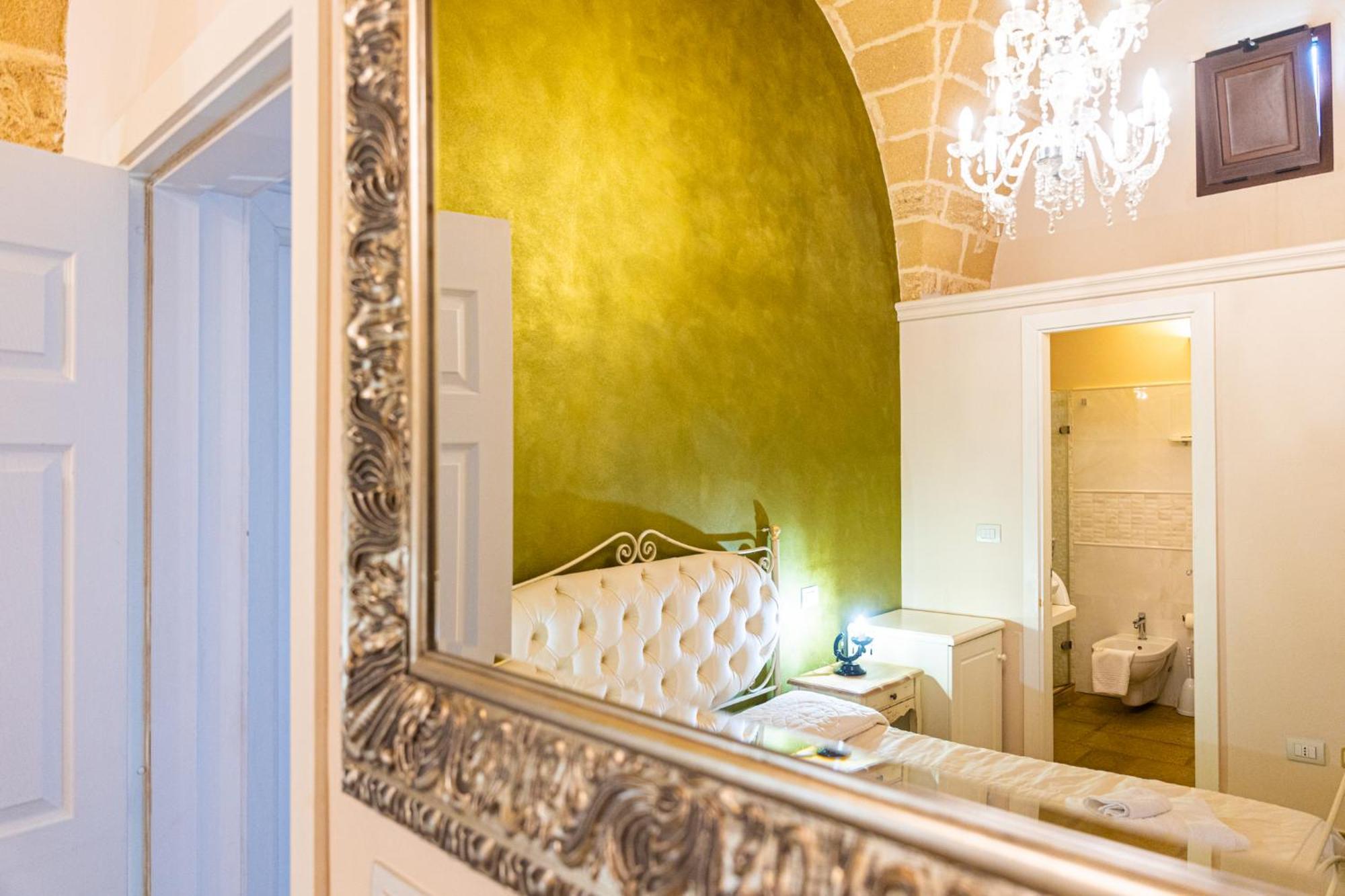 Palazzo Aurora Bed & Breakfast Alezio Exterior photo