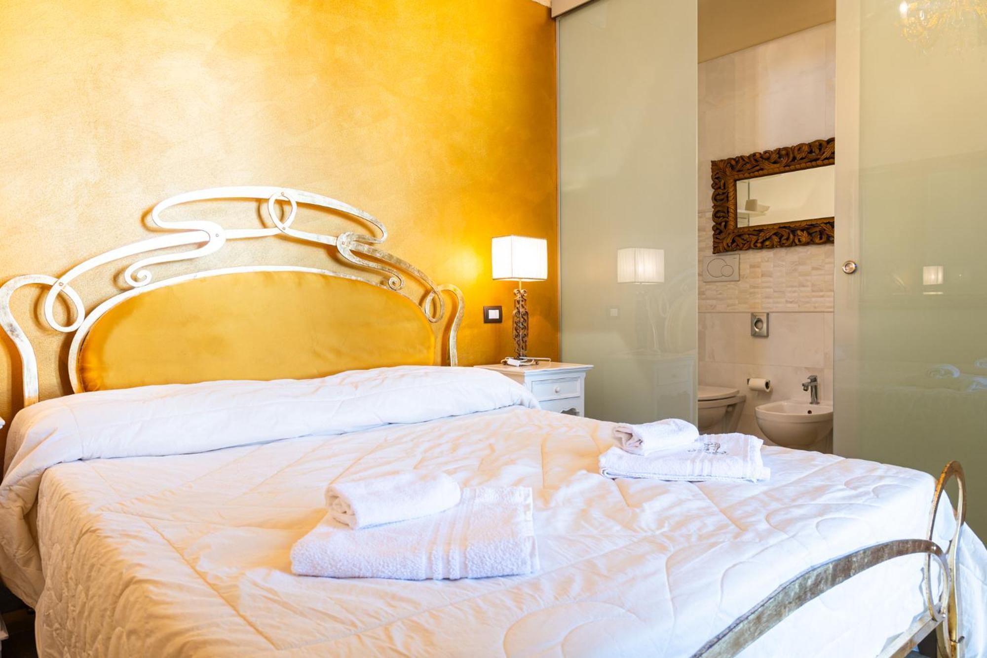 Palazzo Aurora Bed & Breakfast Alezio Exterior photo